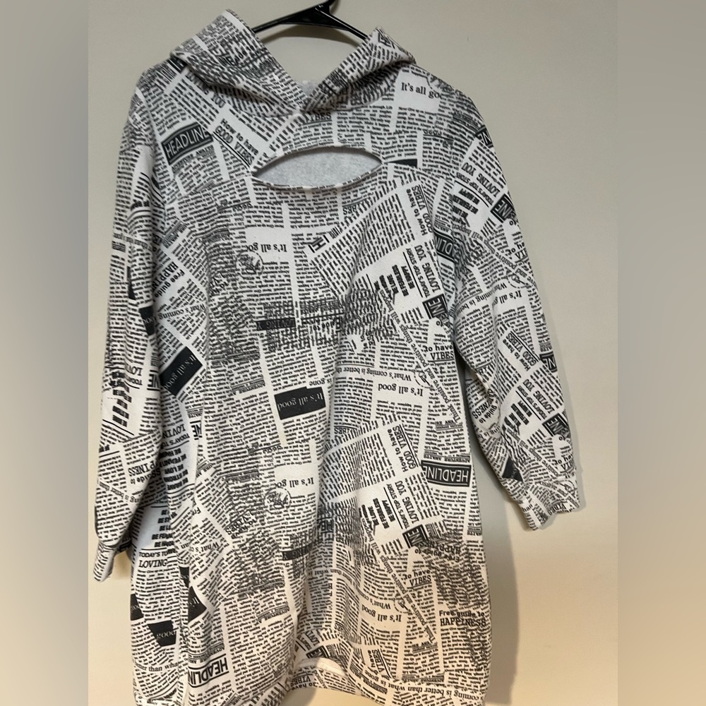 Graphic grunge newspaper print extra long throw over